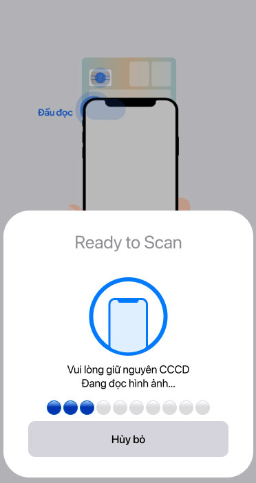 Bước 3: Giữ nguyên vị trí cho đến khi ứng dụng quét và điền thông tin thành công.