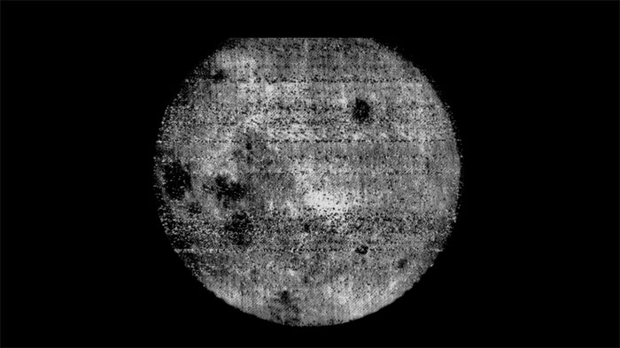 Ảnh nửa tối của Mặt trăng do Luna-3 chụp. (Ảnh: NASA).